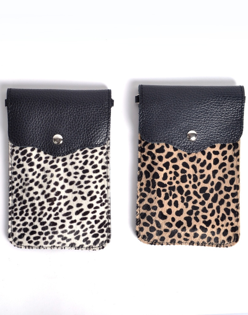 Leren schoudertasje met vacht | 900021 (Dalmatier wit)